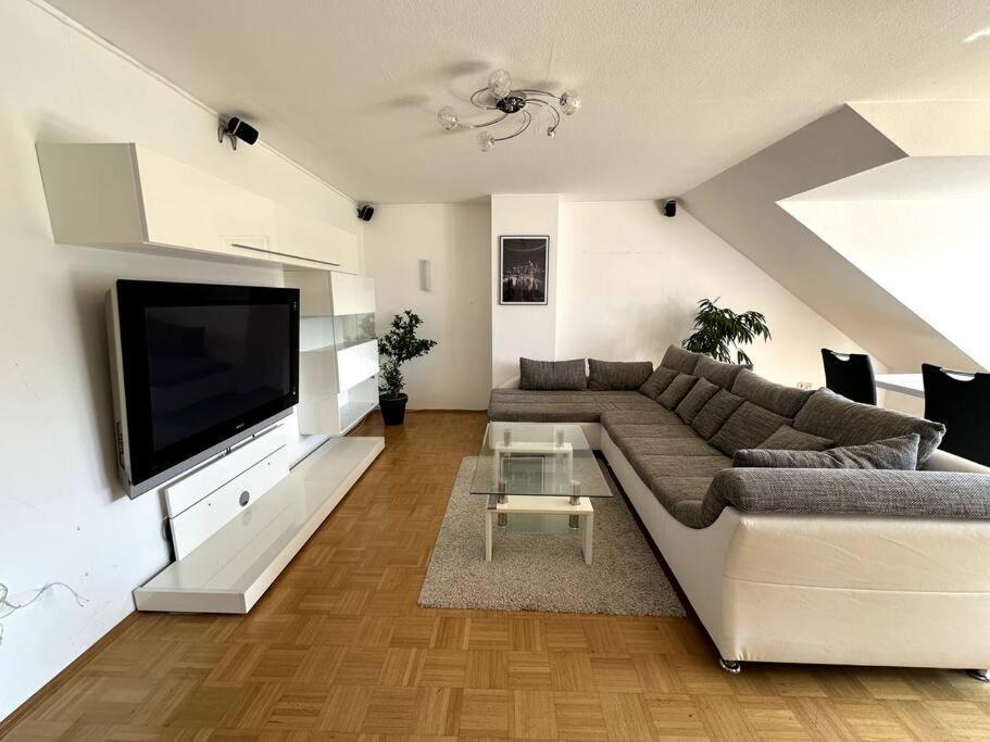 2-Zimmer-Wohnung Mit Balkon & Guter Anbindung In อาชาฟเฟนบวร์ก ภายนอก รูปภาพ